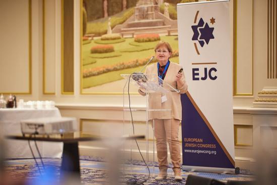 Директор ЄКУ Інна Іоффе представила у Європарламенті доповідь про становище єврейської громади України під час війни
