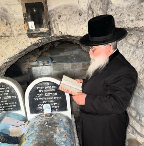 Chief Rabbi of Kyiv and Ukraine Jacob Dov Bleich prayed for Ukraine and Israel in Tzfat at the grave of Rabbi Abraham Dov Ber Auerbach